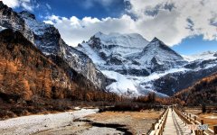 舌下面舔着有个小肉疙瘩是怎么回事 舌下长肉芽是怎么回事