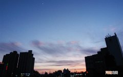 创业认识了几个有钱的女人 约女生吃饭的幽默理由